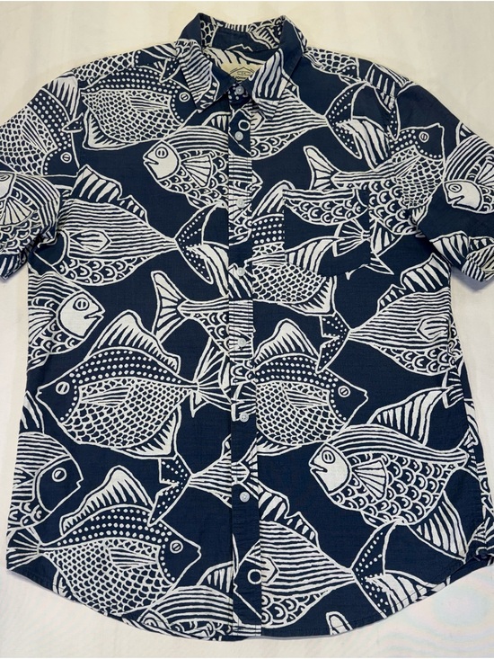 St. John's Bay Other - St. John's Bay Navy & White Fish Print Short-Sleeve Button-Down Shirt